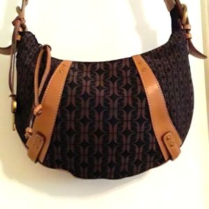 Fossil signature crossbody bag.